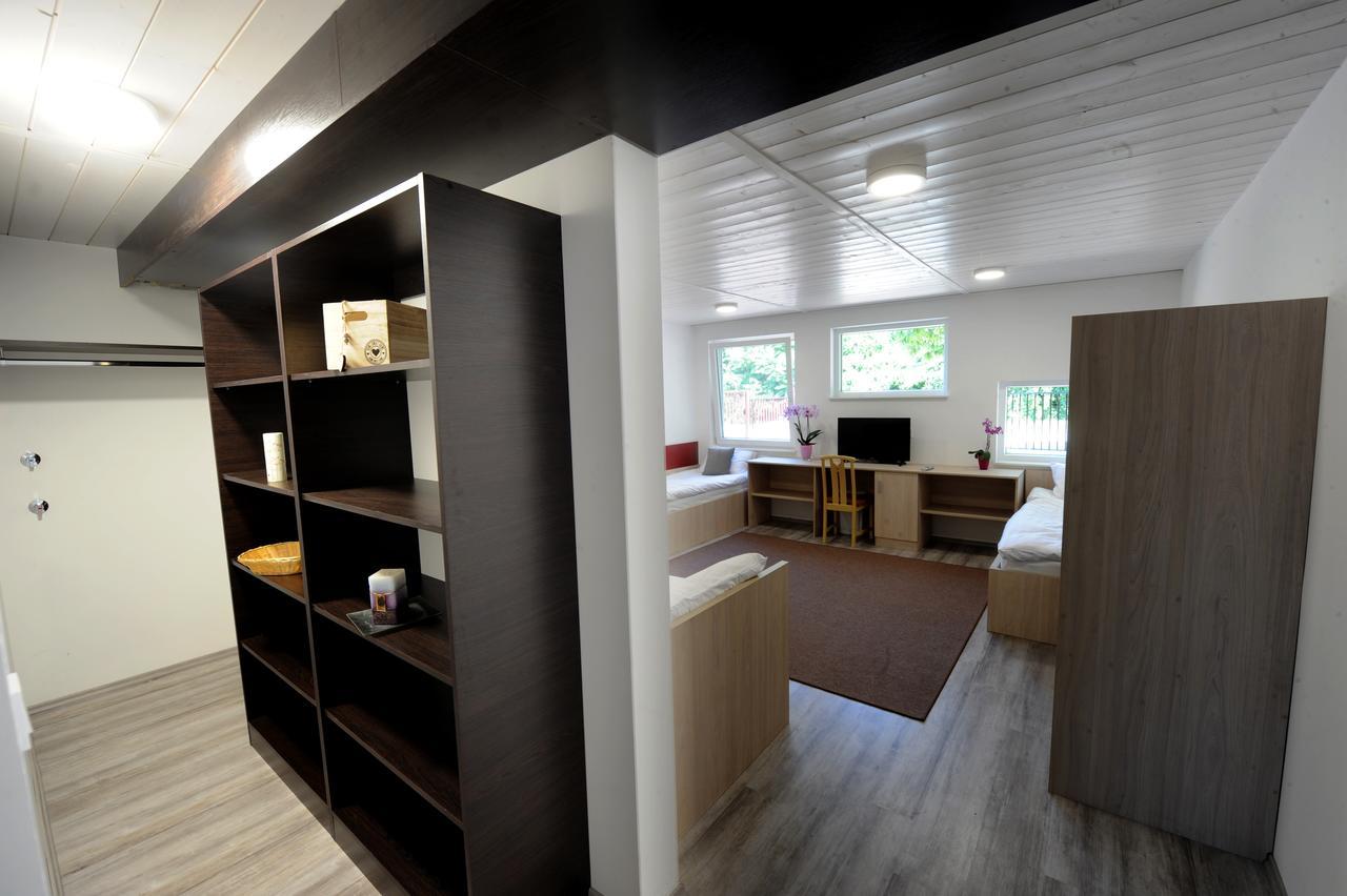 Tiszaliget Apartman Es Szallo ソルノク エクステリア 写真