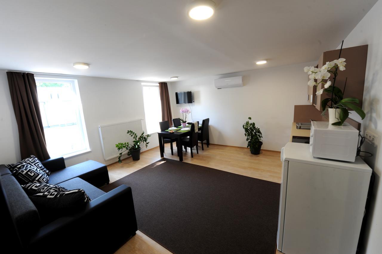 Tiszaliget Apartman Es Szallo ソルノク エクステリア 写真