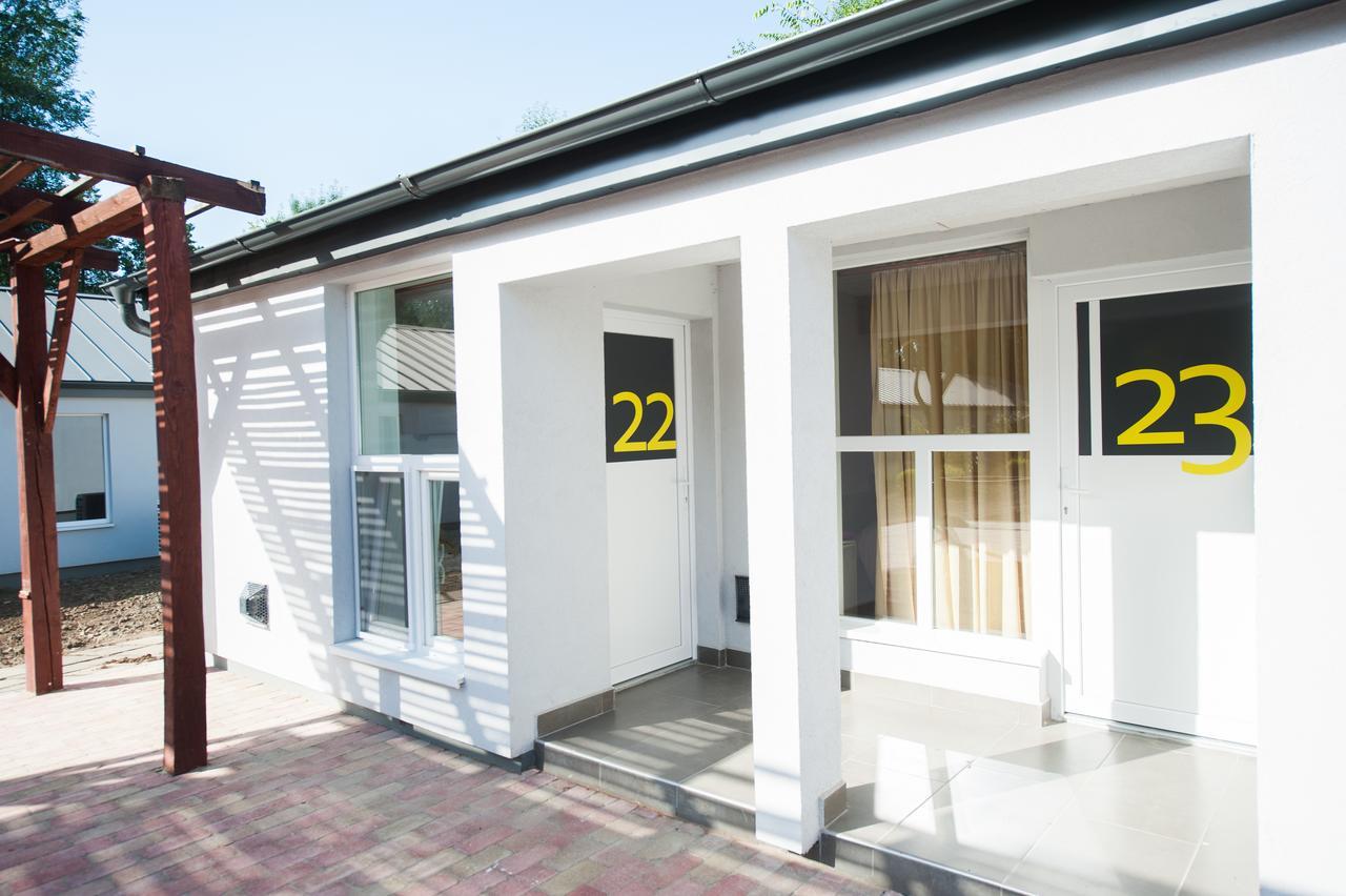 Tiszaliget Apartman Es Szallo ソルノク エクステリア 写真