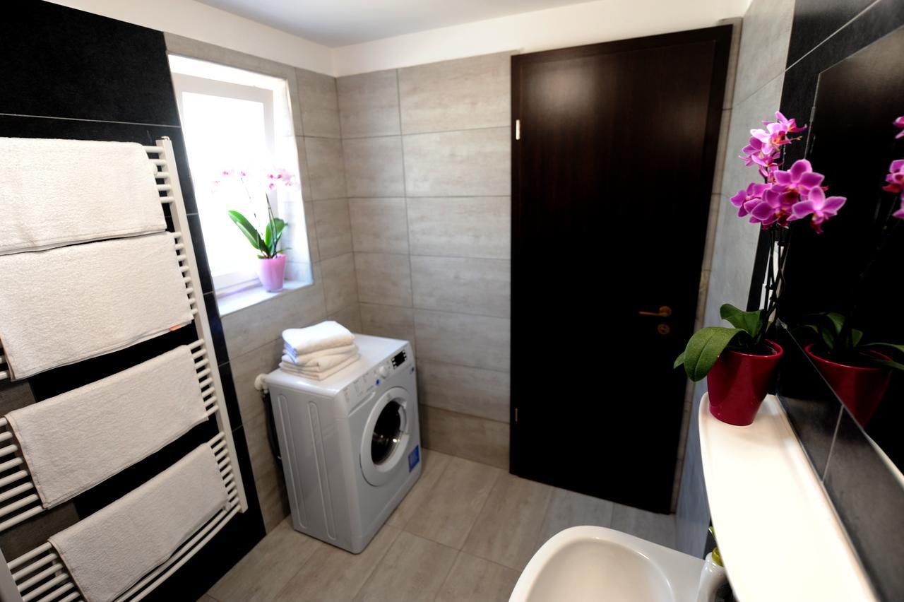 Tiszaliget Apartman Es Szallo ソルノク エクステリア 写真