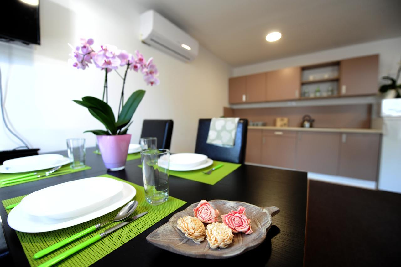 Tiszaliget Apartman Es Szallo ソルノク エクステリア 写真