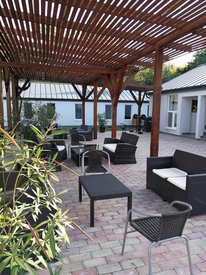 Tiszaliget Apartman Es Szallo ソルノク エクステリア 写真